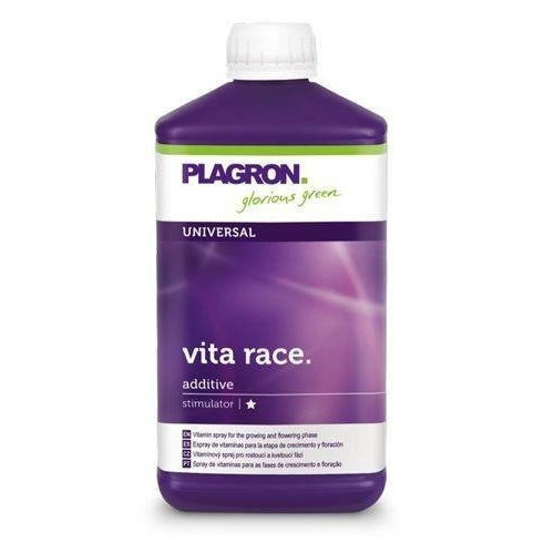 Pflanzenhilfsmittel Plagron Vita Race in die Flasche